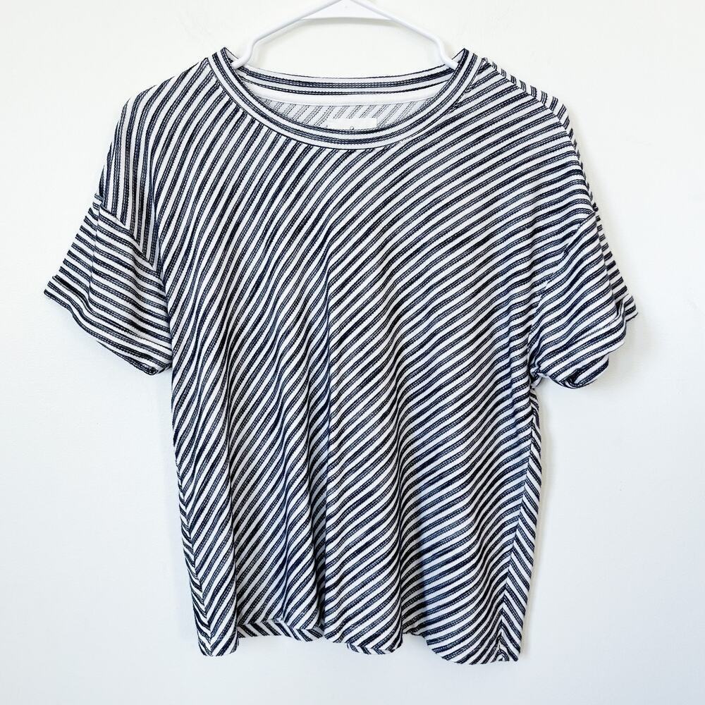 Lou & Grey Diagonal Stripe Textured Short Sleeve Top Womens Small Navy White